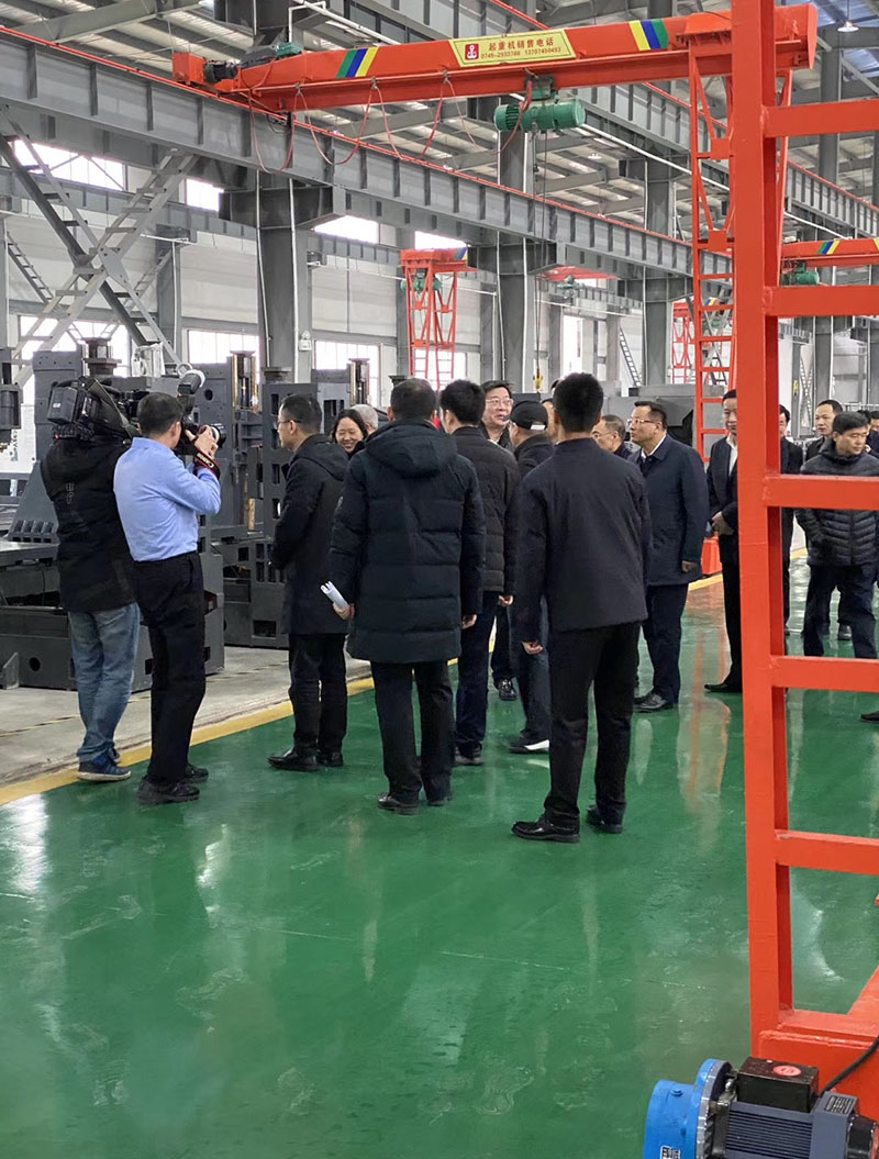 湖南省委书记杜家毫一行来万向娱乐怀化生产基地视察